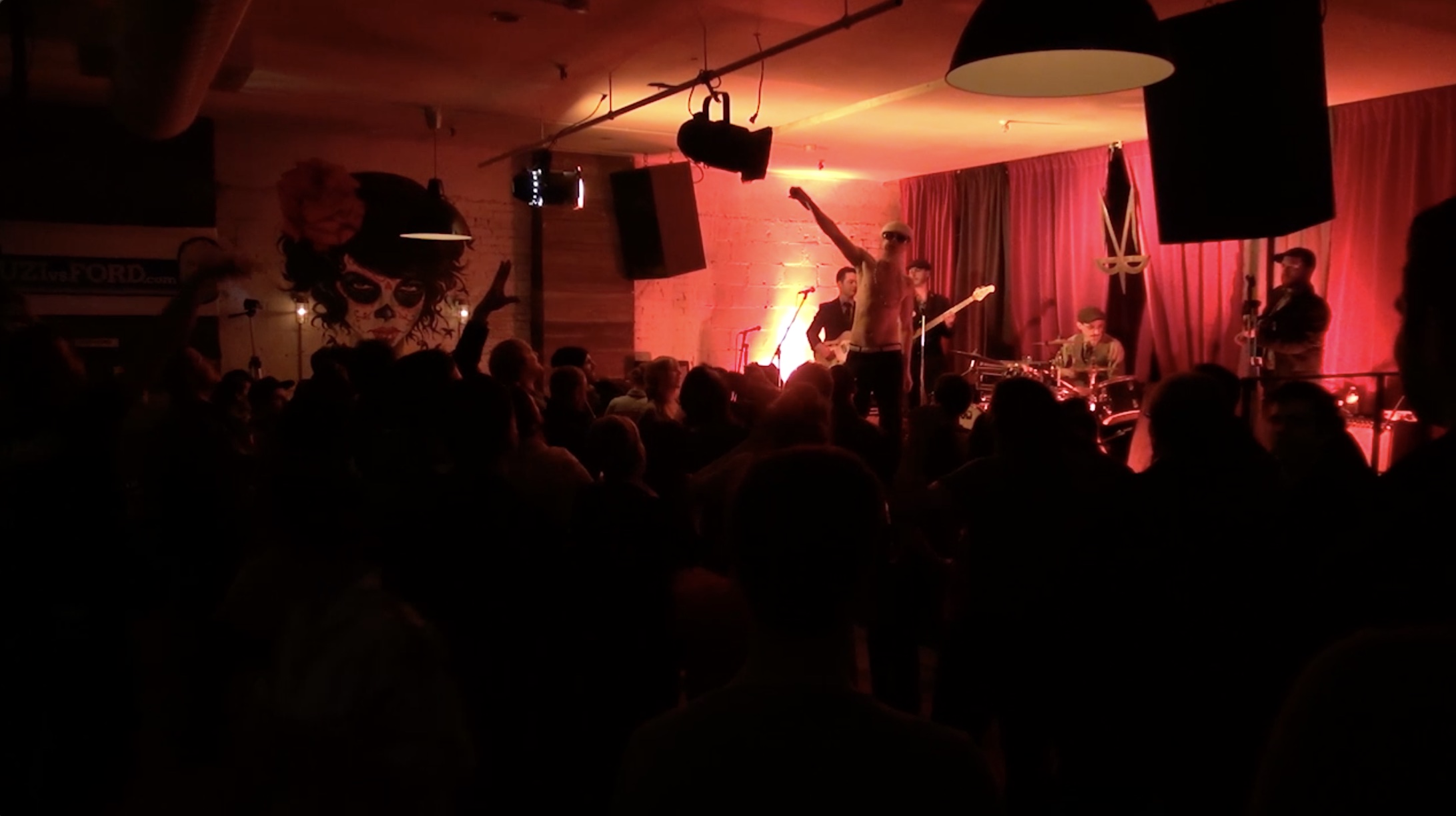 UZI vs FORD - Concert Photo 01